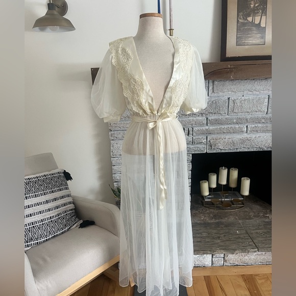 Victoria's Secret Other - Vintage Victorias Secret sheer peignoir robe